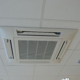 Airconditioningsysteem plafond kantoor
